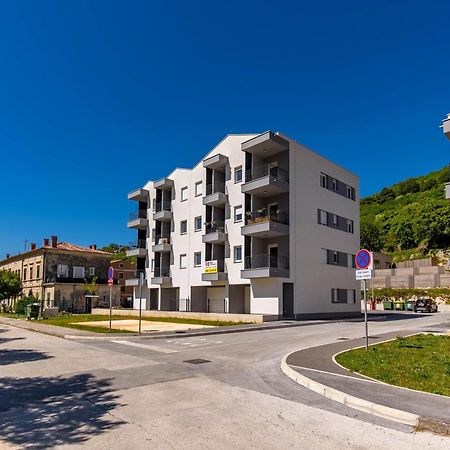 Seafront Villa Andrijana - Happy Rentals Plomin Exteriér fotografie