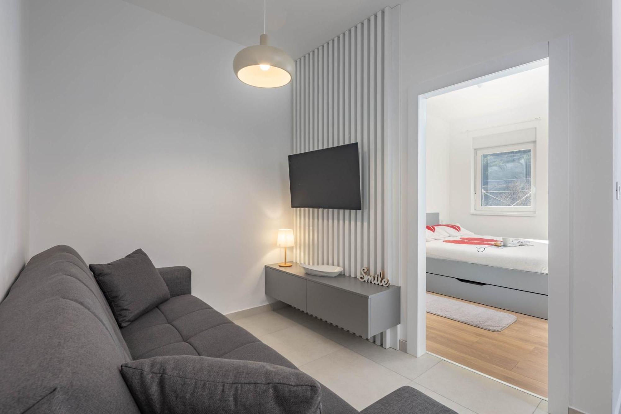 Seafront Villa Andrijana - Happy Rentals Plomin Exteriér fotografie