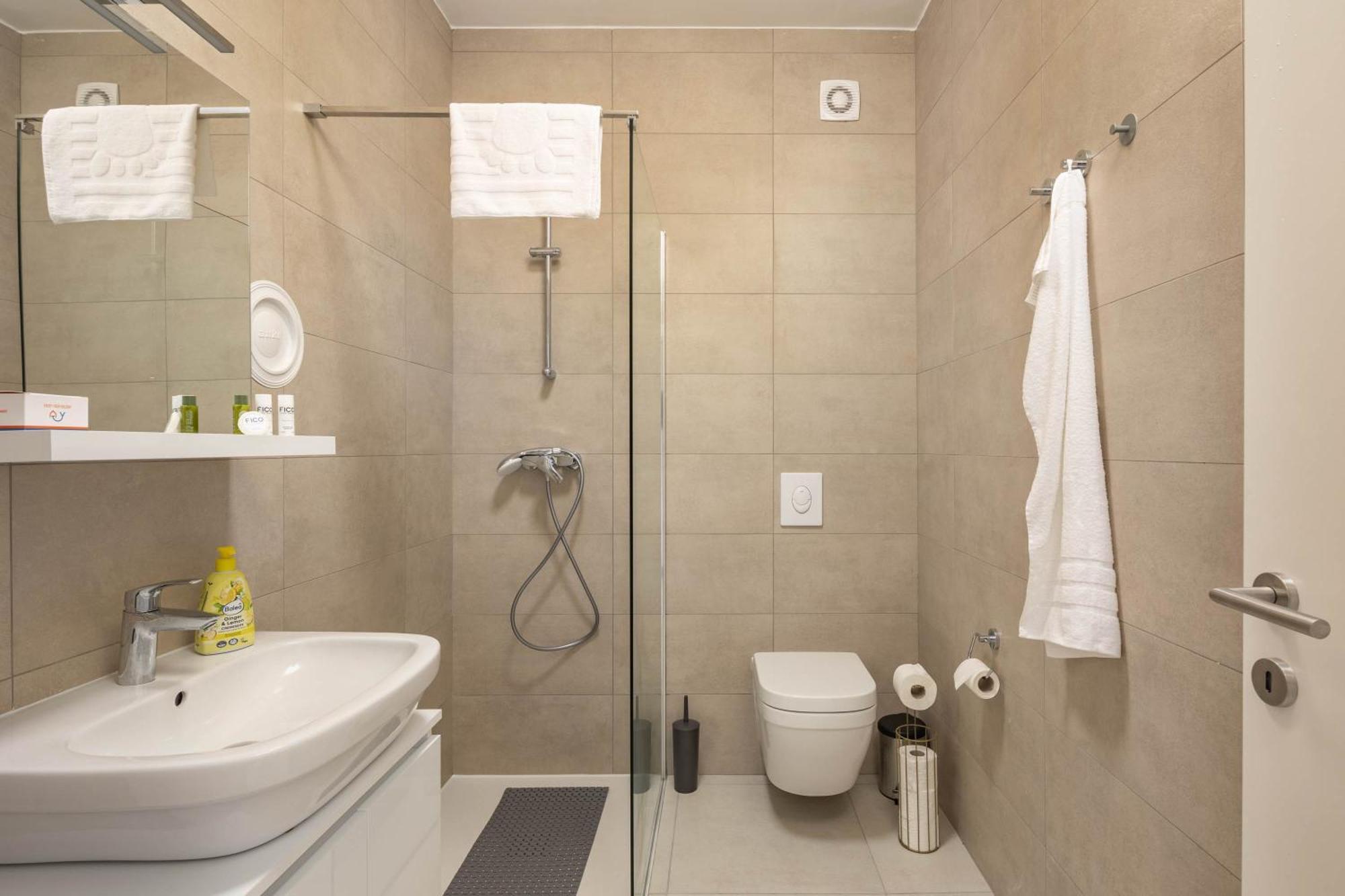 Seafront Villa Andrijana - Happy Rentals Plomin Exteriér fotografie